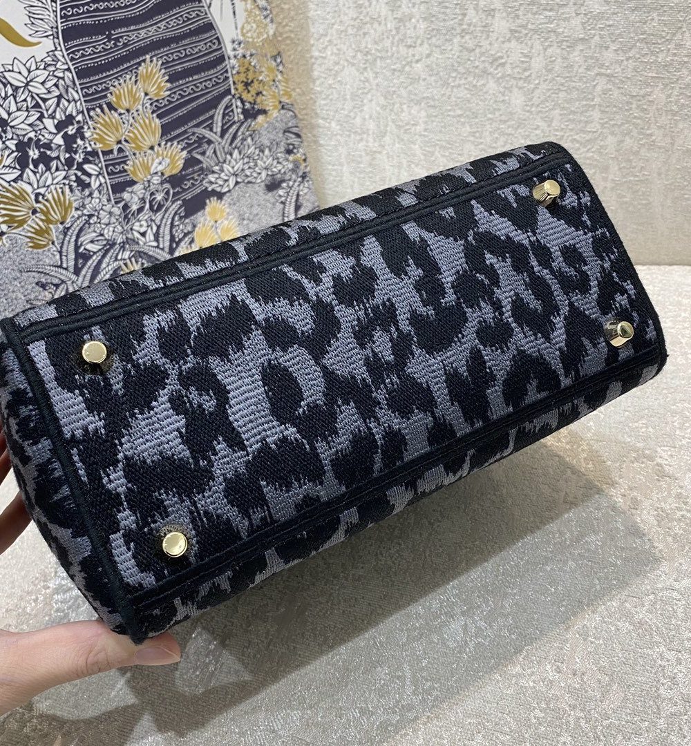 1:1 Replica Christian Dior Medium Dior Lady D-Lite Bag Blue and Black Mizza Embroidery, Blue and Black, For Women Women's Handbags, Crossbody Bags, 24cm CD M0565ORHM_M962