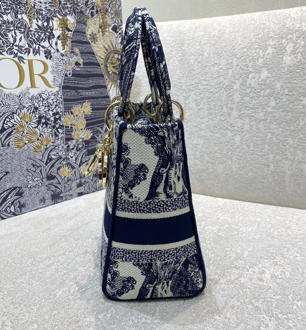 1:1 Replica Christian Dior Medium Lady D-Lite Bag Blue Toile de Jouy Reverse Embroidery, Blue, For Women Women's Handbags, Crossbody Bags, 24cm CD M0565ORGO_M928
