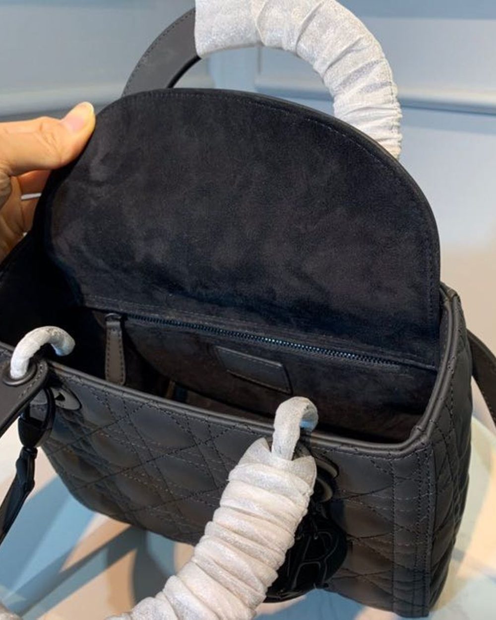 1:1 Replica Christian Dior Medium Lady Dior Bag Matte Hardware Black Ultramatte For Women 9.5in/24cm CD M0565SLOI_M989