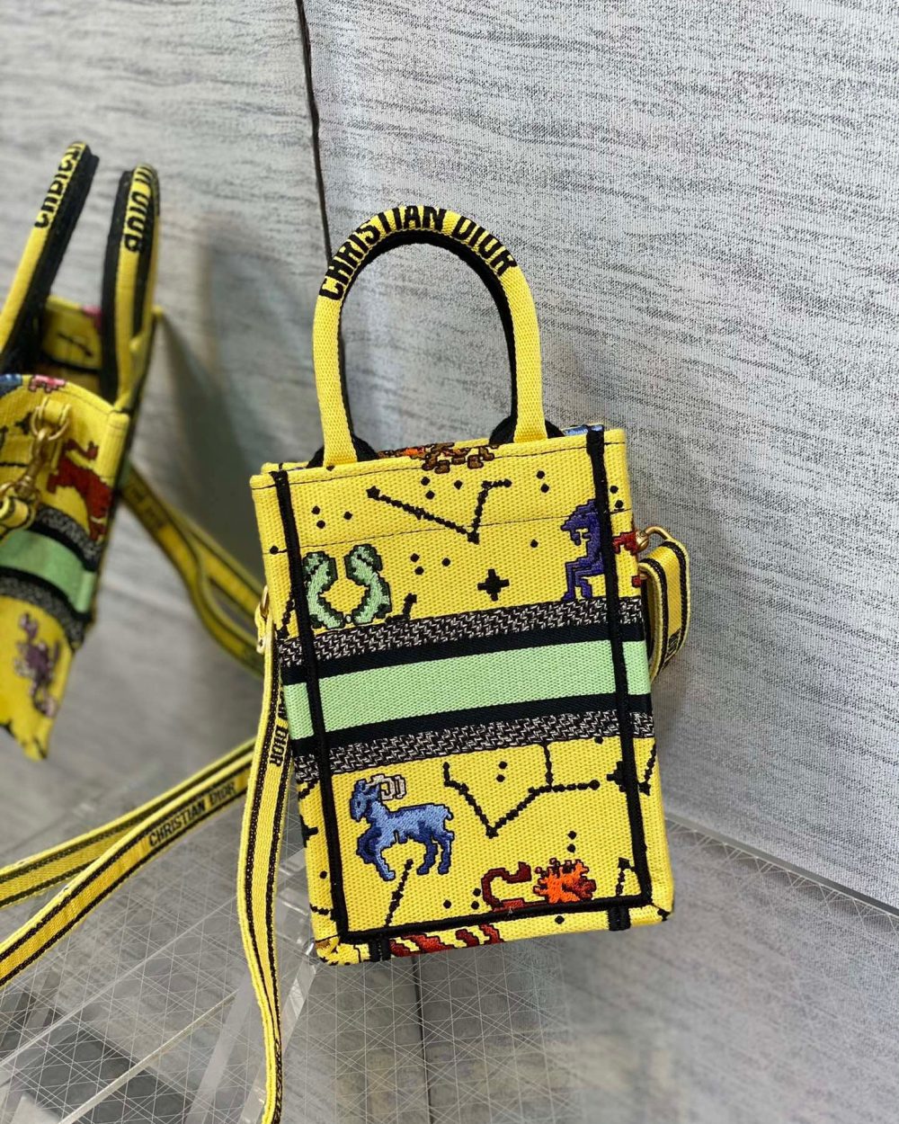 1:1 Replica Christian Dior Mimi Dior Book Tote Phone Bag White, For Women, Women’s Handbags 7in/18cm CD S5555CRTY_M941