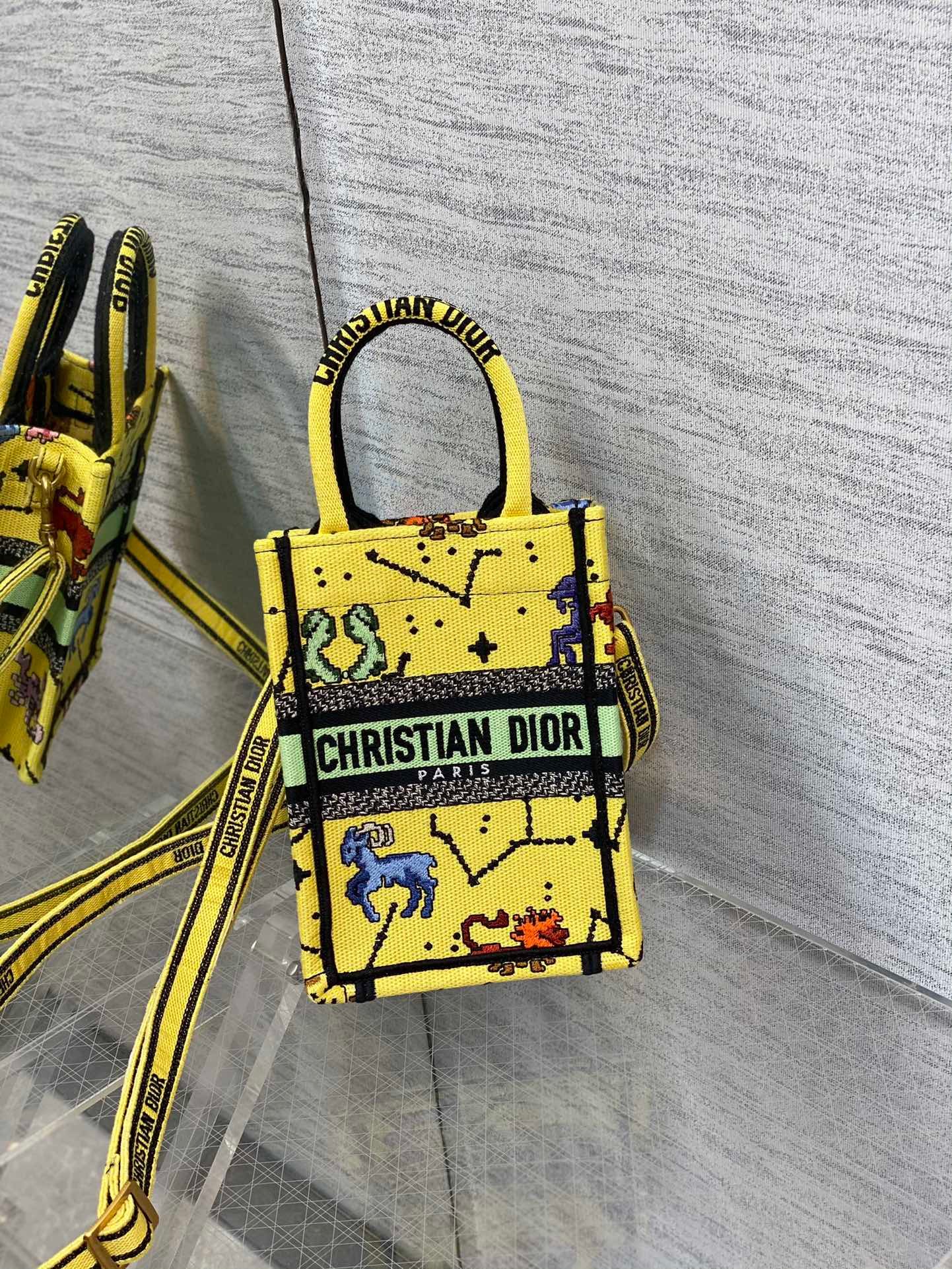 1:1 Replica Christian Dior Mimi Dior Book Tote Phone Bag White, For Women, Women’s Handbags 7in/18cm CD S5555CRTY_M941