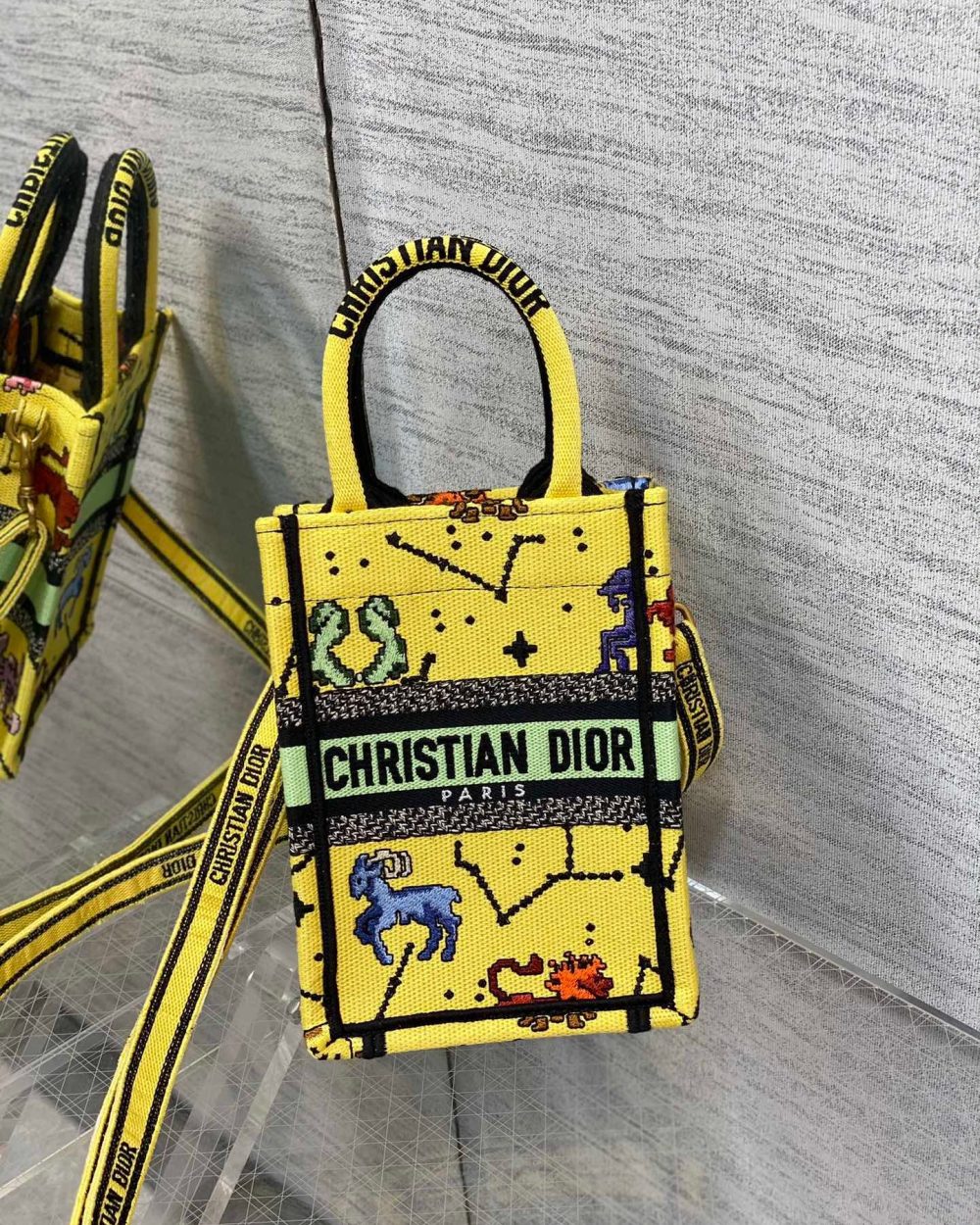 1:1 Replica Christian Dior Mimi Dior Book Tote Phone Bag White, For Women, Women’s Handbags 7in/18cm CD S5555CRTY_M941