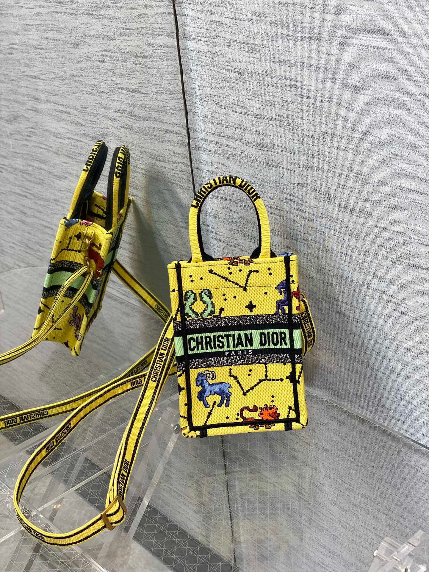 1:1 Replica Christian Dior Mimi Dior Book Tote Phone Bag White, For Women, Women’s Handbags 7in/18cm CD S5555CRTY_M941 - Image 6