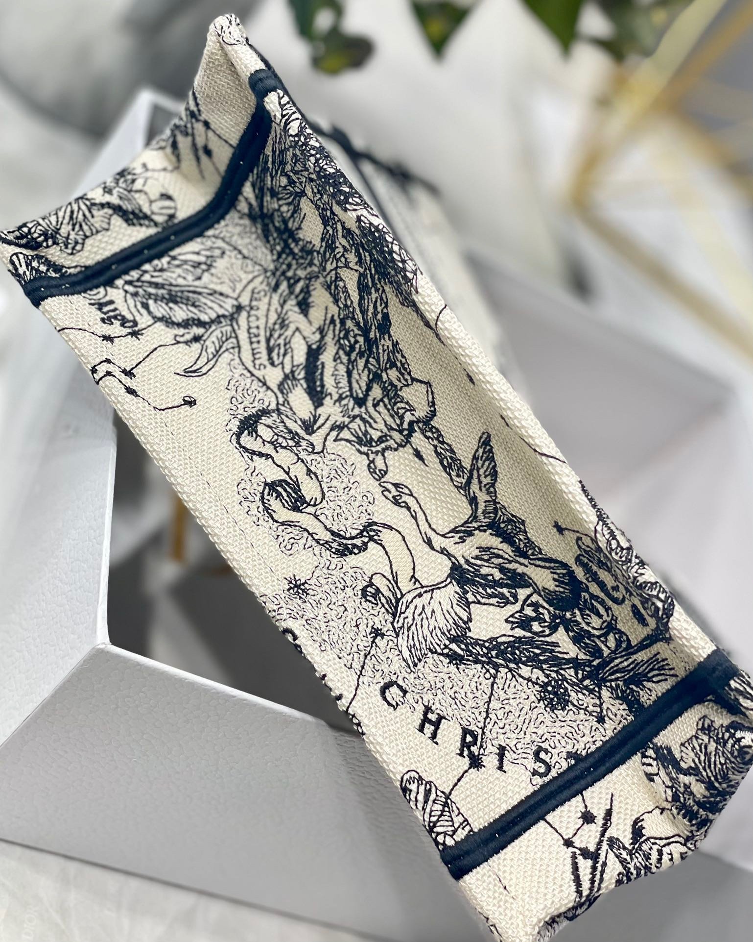 1:1 Replica Christian Dior Small Dior Book Tote White, For Women, Women’s Handbags 26.5cm/10.5in CD M1265ZRHZ_M941 - Image 4