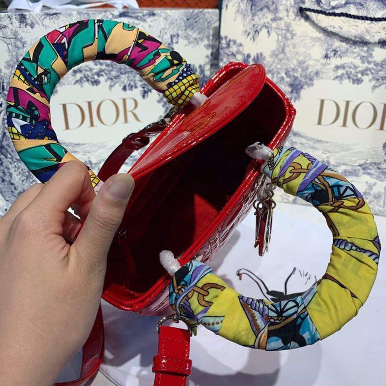 1:1 Replica Christian Dior Small Lady Dior Bag Gold Toned Hardware Cherry Red Patent For Women 8in/20cm CD M0531OWCB_M323 - Image 9