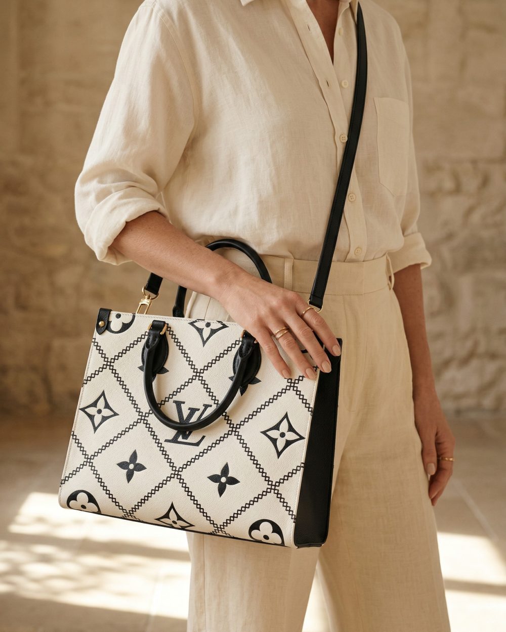 DBS-LC398 - Onthego MM Handbag Deal