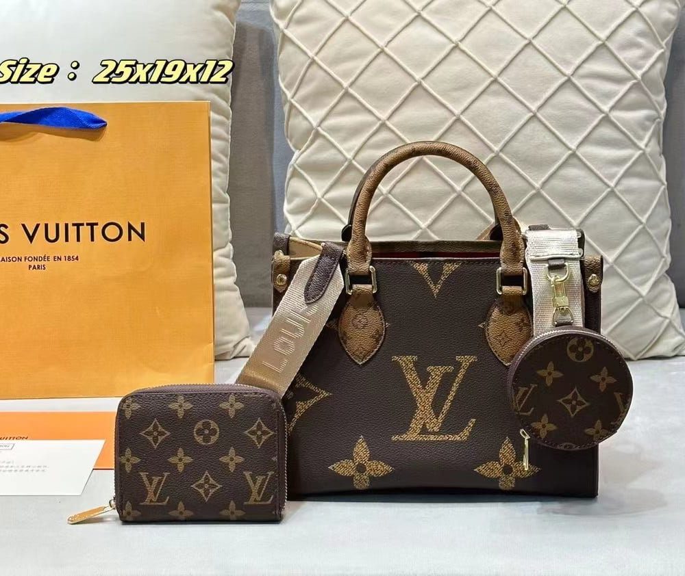 DBS-LC400 - Onthego PM Handbag Deal