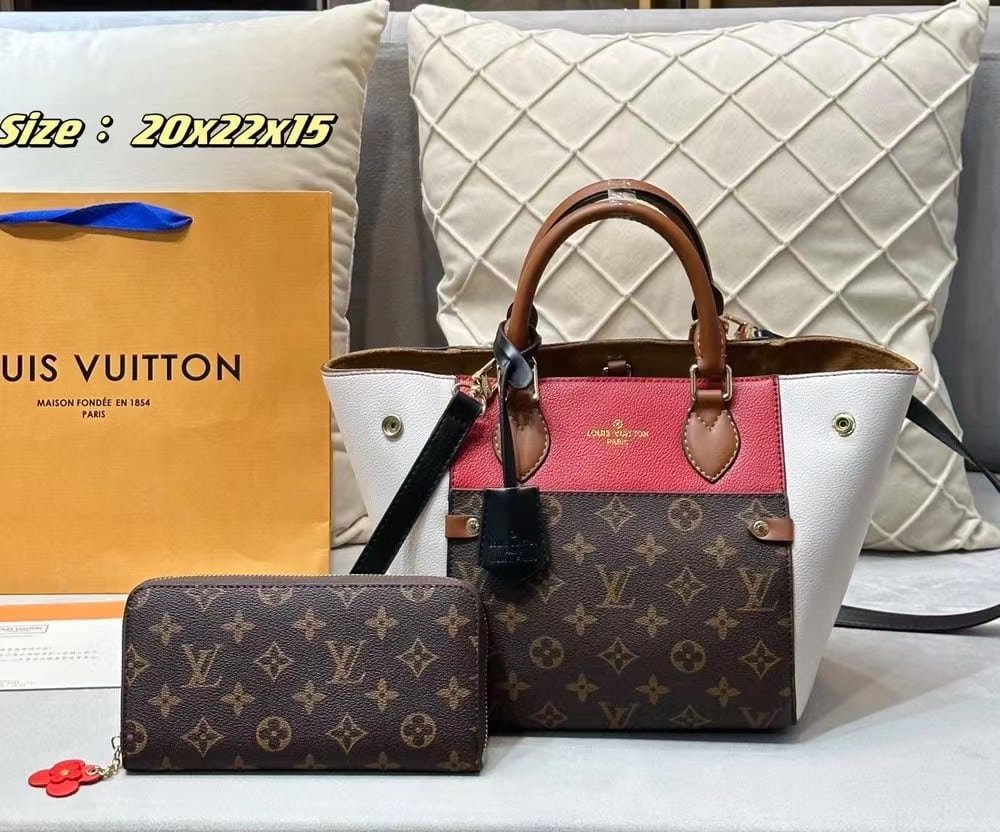 DBS-LC440 - Fold Tote PM Handbag Deal