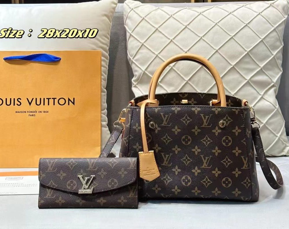 DBS-LC449 - Montaigne BB Handbag Deal