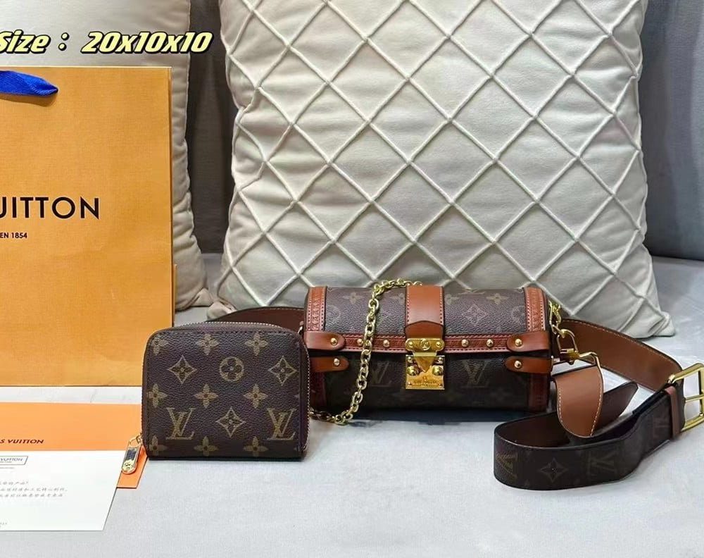 DBS-LC471 - Papillon Trunk Handbag Deal