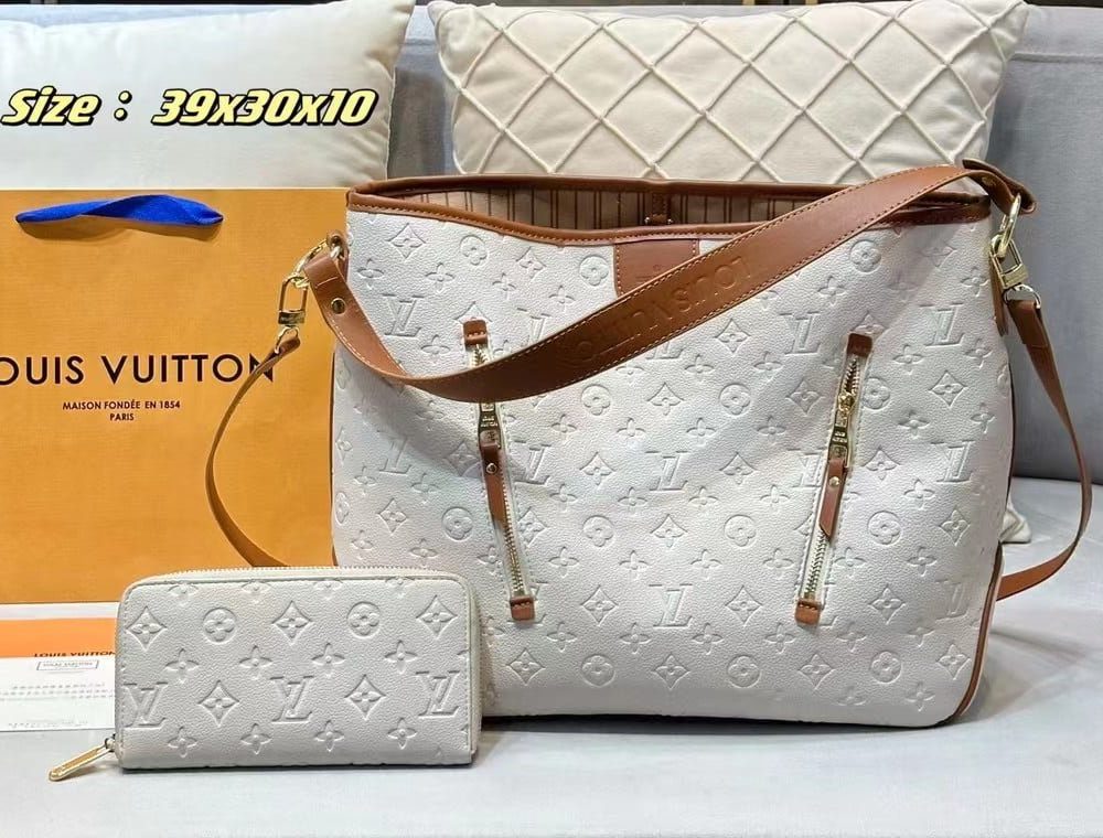 DBS-LC474 - Delightful MM Handbag Deal