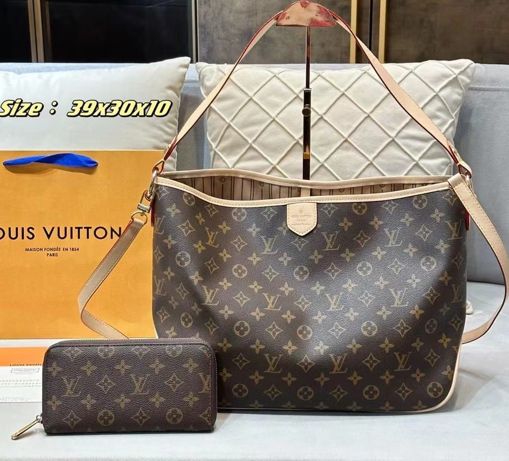 DBS-LC476 - Delightful MM Handbag Deal