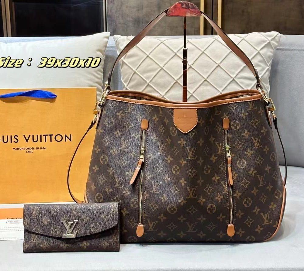 DBS-LC479 - Delightful MM Handbag Deal