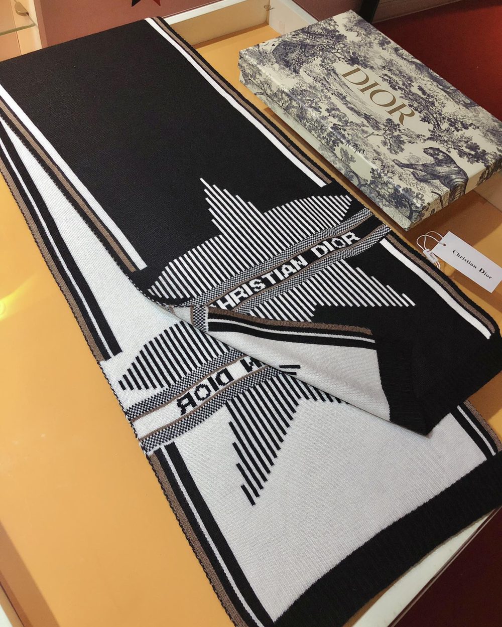 Dior Dioralps Reversible White/Black Wool and Cashmere Scarf 200cm/79in 
