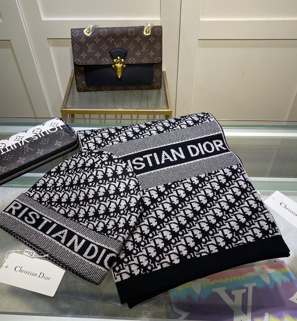 Dior Pompom Beanie & Scarf Set In Black 