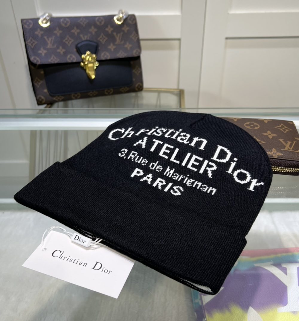 Dior Pompom Beanie In Black