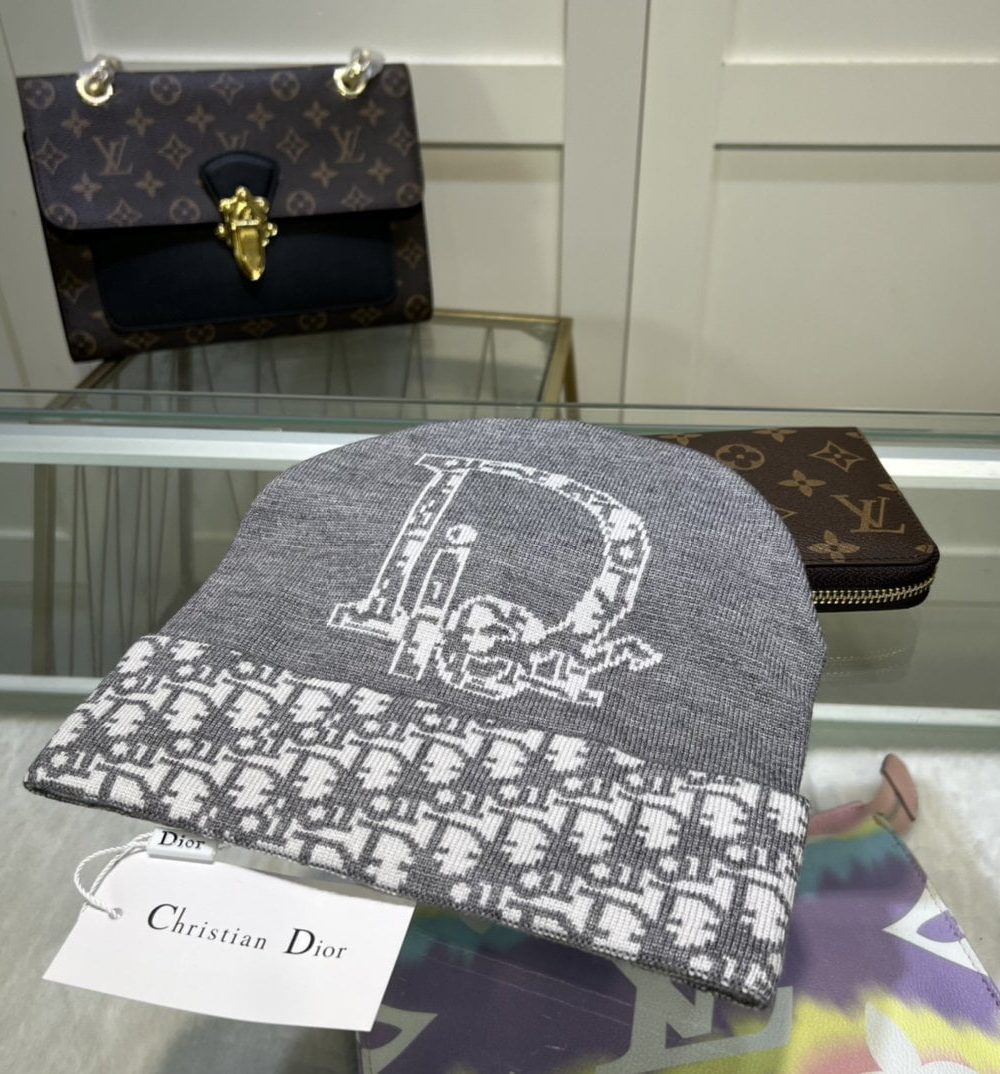 Dior Pompom Beanie In Grey