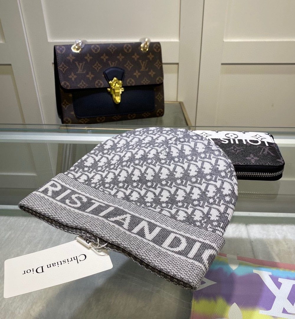 Dior Pompom Beanie In Grey