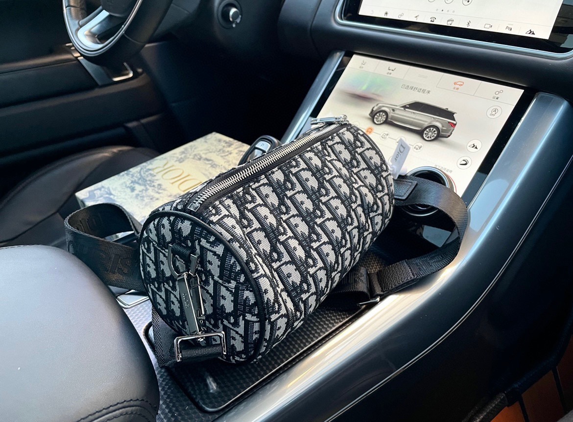 DM5045 - Dior Fashion Bag - Image 2