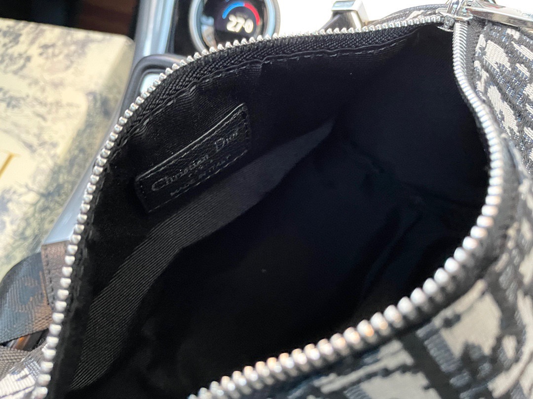 DM5045 - Dior Fashion Bag - Image 9