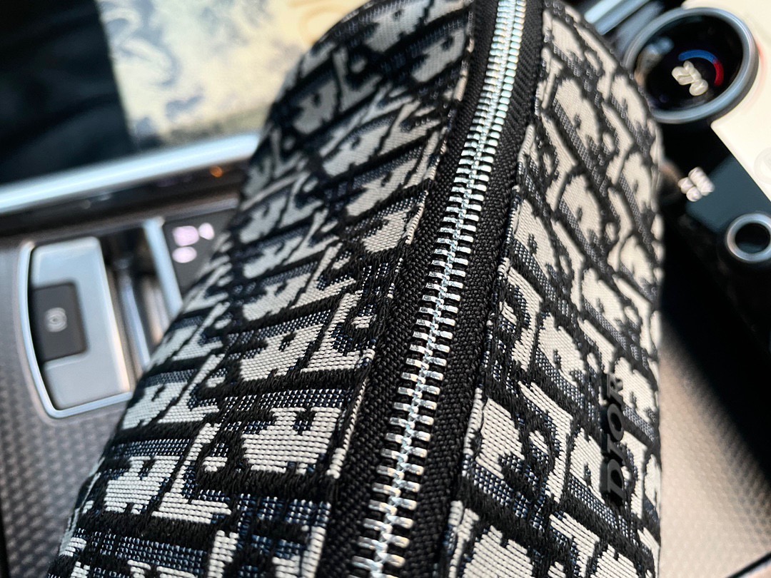 DM5045 - Dior Fashion Bag - Image 8