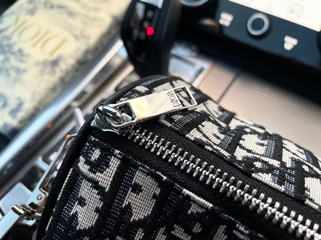 DM5045 - Dior Fashion Bag - Image 5