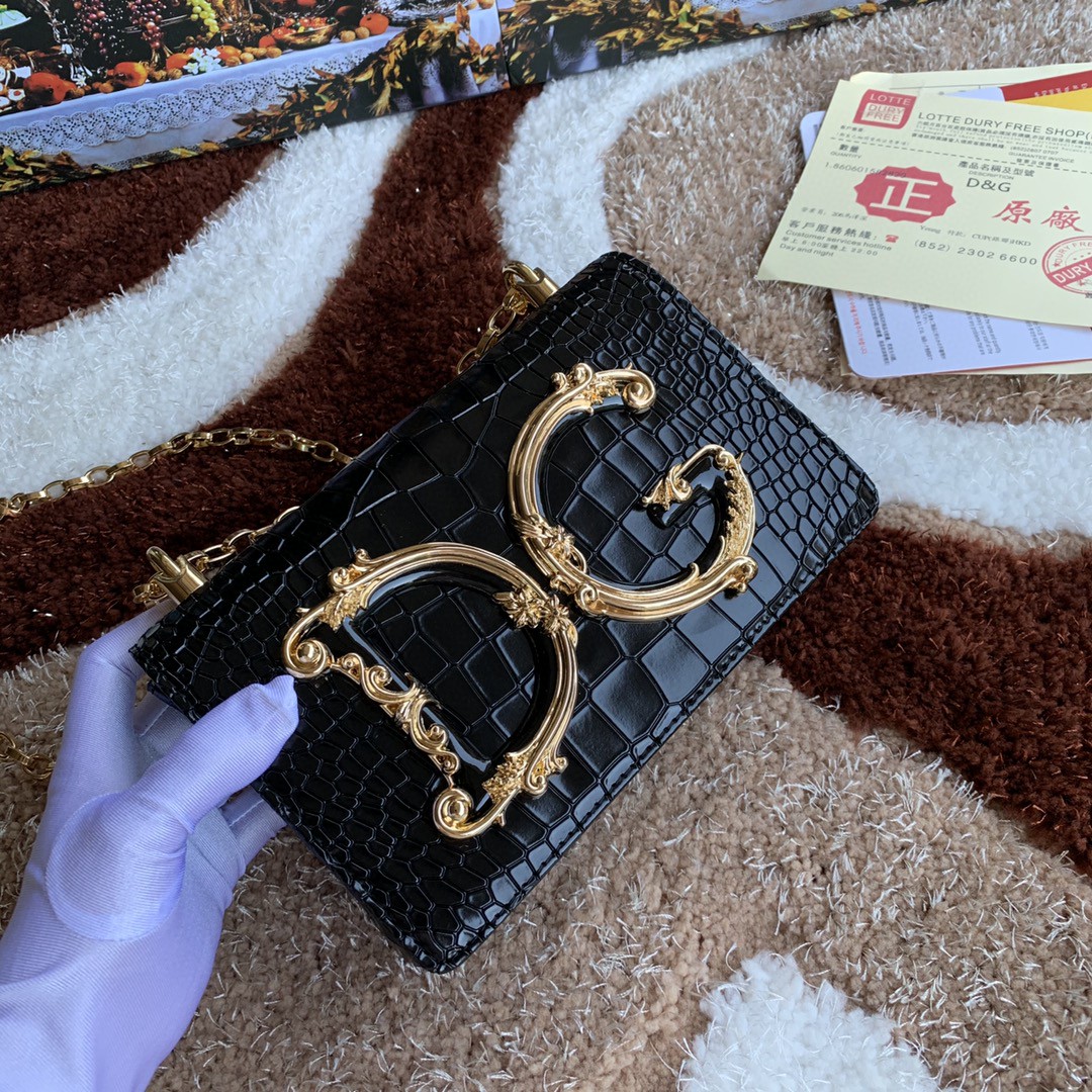 Dolce & Gabbana DG Girls Cross Body Bag Black For Women 8.3in/21cm DG - Image 4