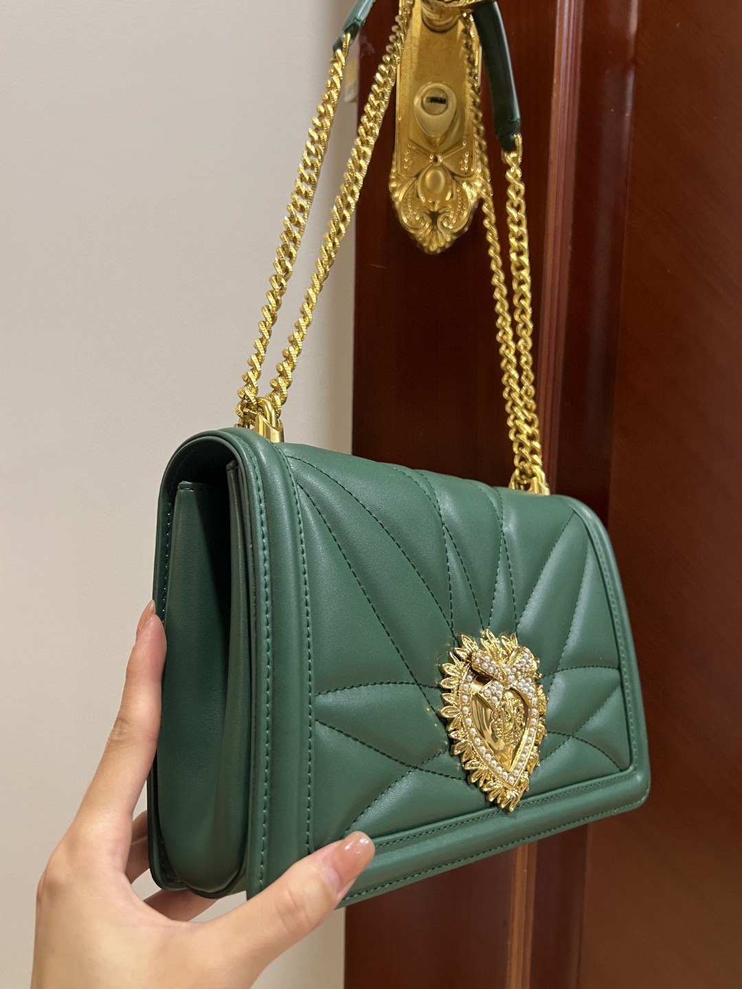 Dolce & Gabbana Large Devotion Bag In Quilted Nappa Green For Women 10in/26cm DG - Image 7