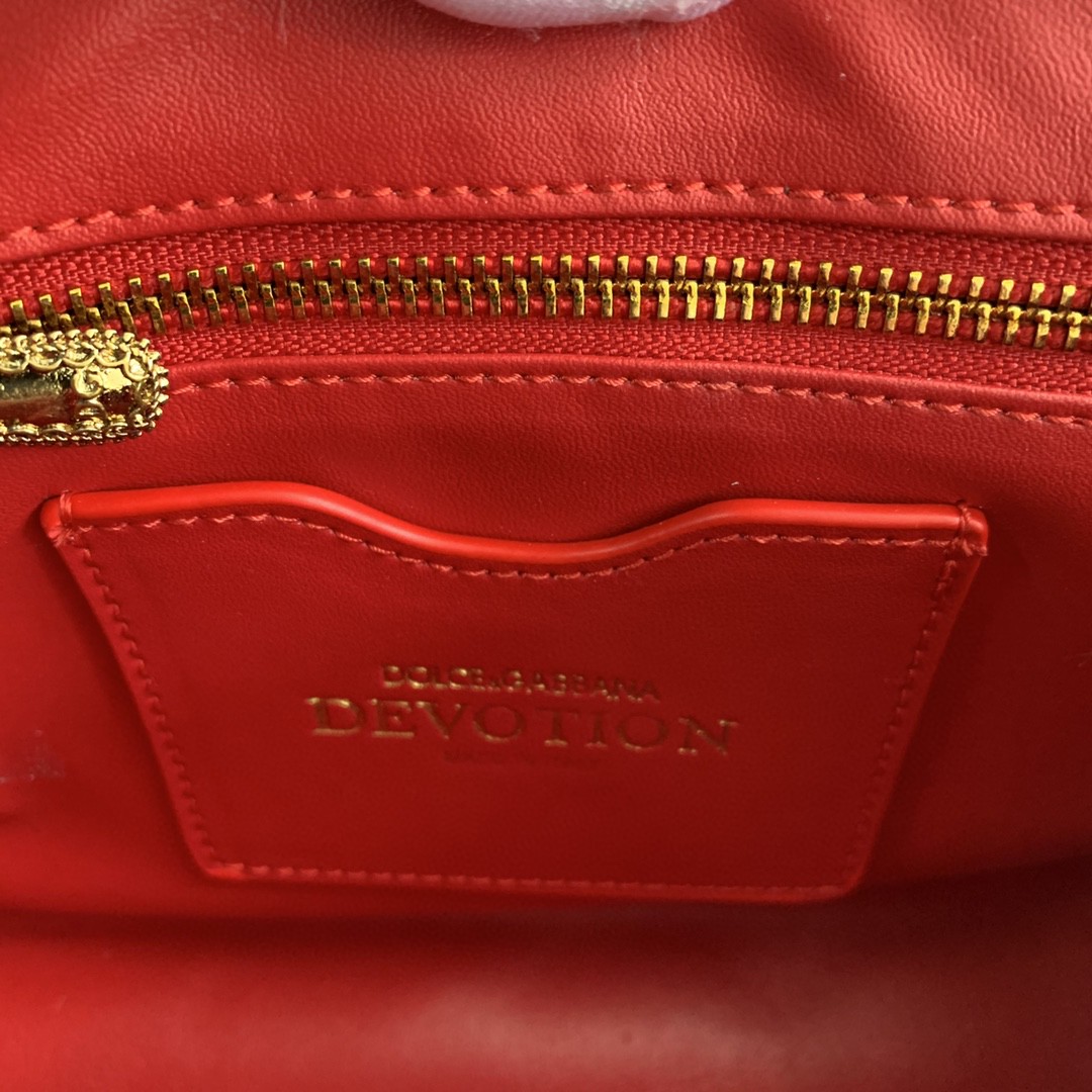 Dolce & Gabbana Medium Devotion Shoulder Bag In Quilted Nappa Red For Women 10.2in/26cm DG - Image 2