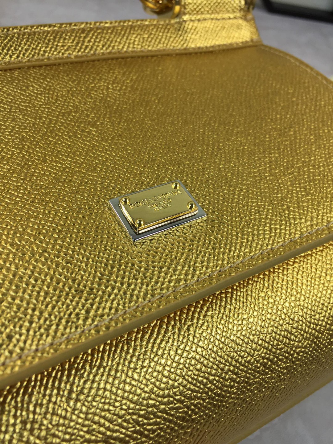 Dolce & Gabbana Medium Sicily Handbag In Dauphine Gold For Women 10.2in/26cm DG - Image 2