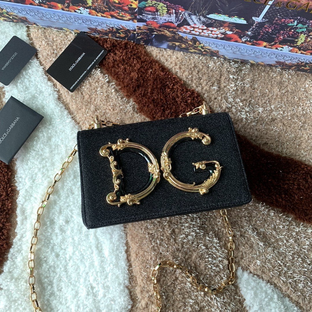 Dolce & Gabbana Nappa DG Girls Shoulder Bag Black For Women 8.3in/21cm DG BB6498AZ80180999