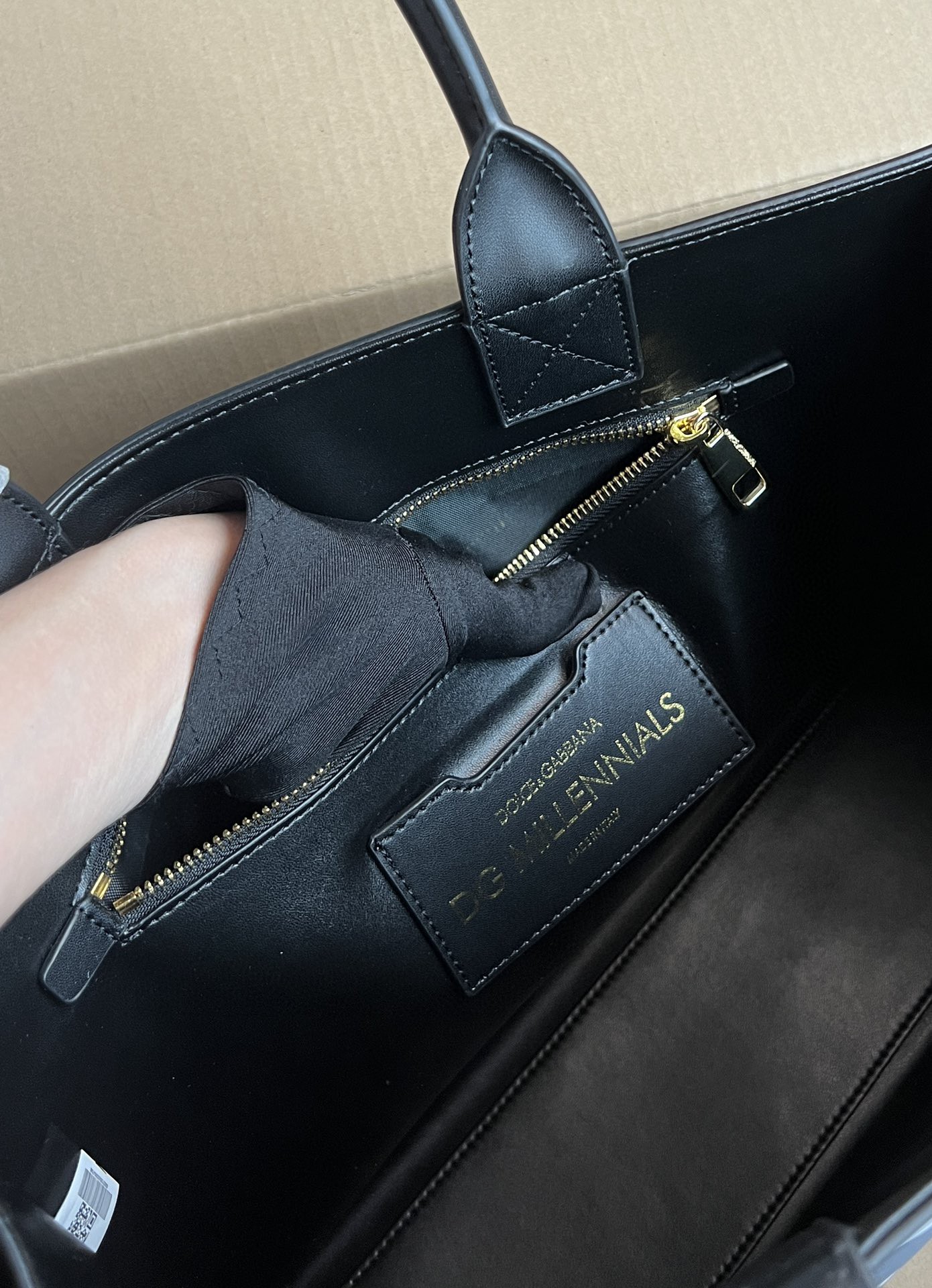 Dolce & Gabbana Small DG Daily Shopper With DG Logo Print Black For Women 14.6in/37cm DG BB7023AQ276HNSXI - Image 4