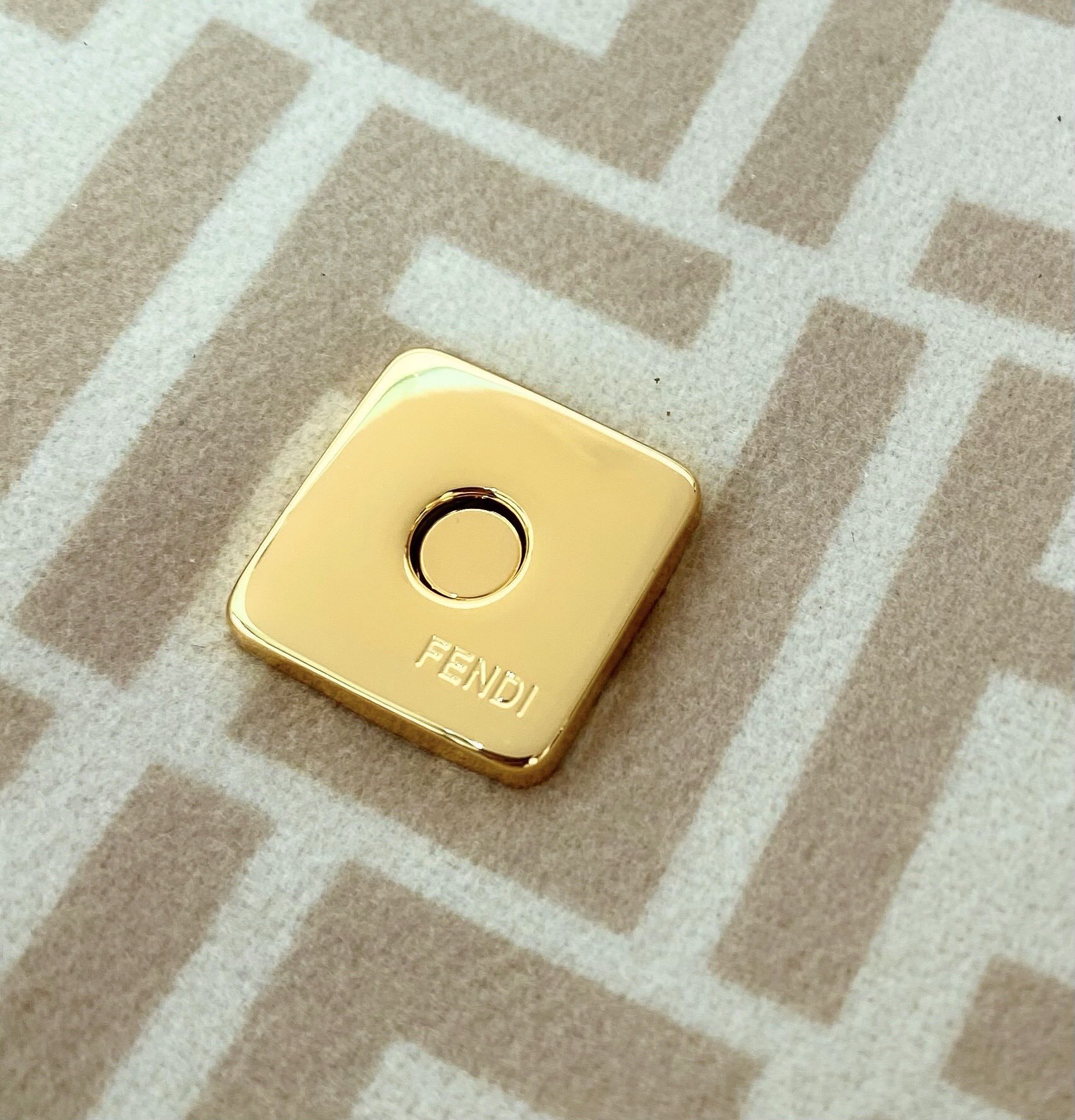 1:1 Replica Fendi Baguette 1997 Wool Bag Beige For Women, Women's Handbags, Shoulder Bags 10.6in/27cm FF 8BR792 - Image 4