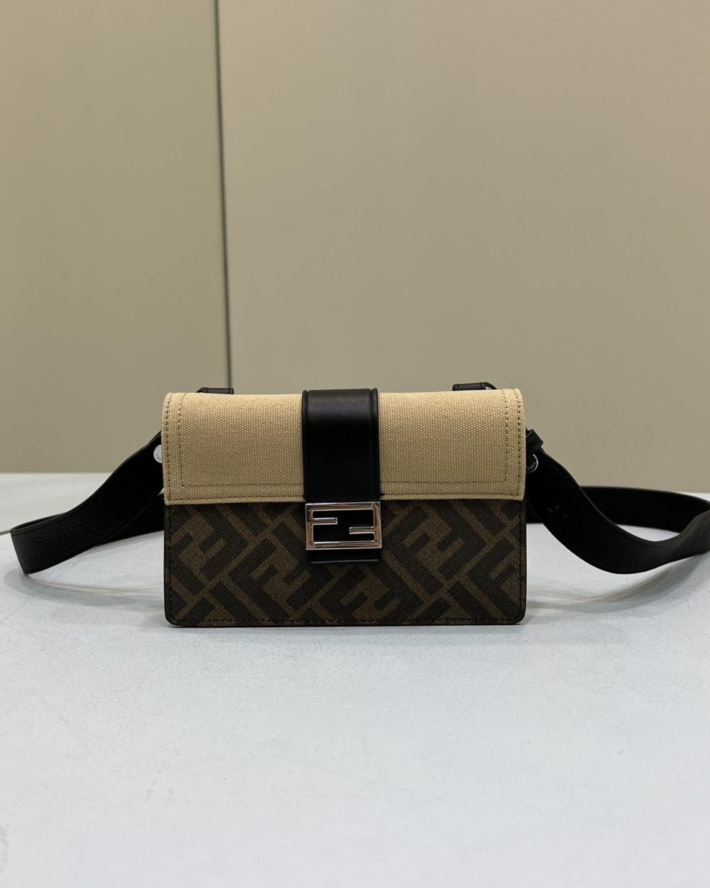 1:1 Replica Fendi Baguette Pouch Brown fabric Black Pouch For Woman 16cm/6in