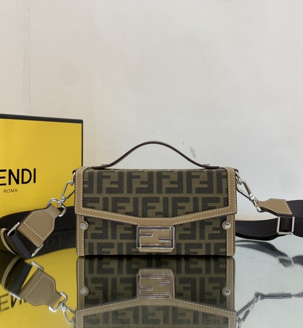 1:1 Replica Fendi Baguette Soft Trunk Mini Beige Bag For Woman 10cm/4in