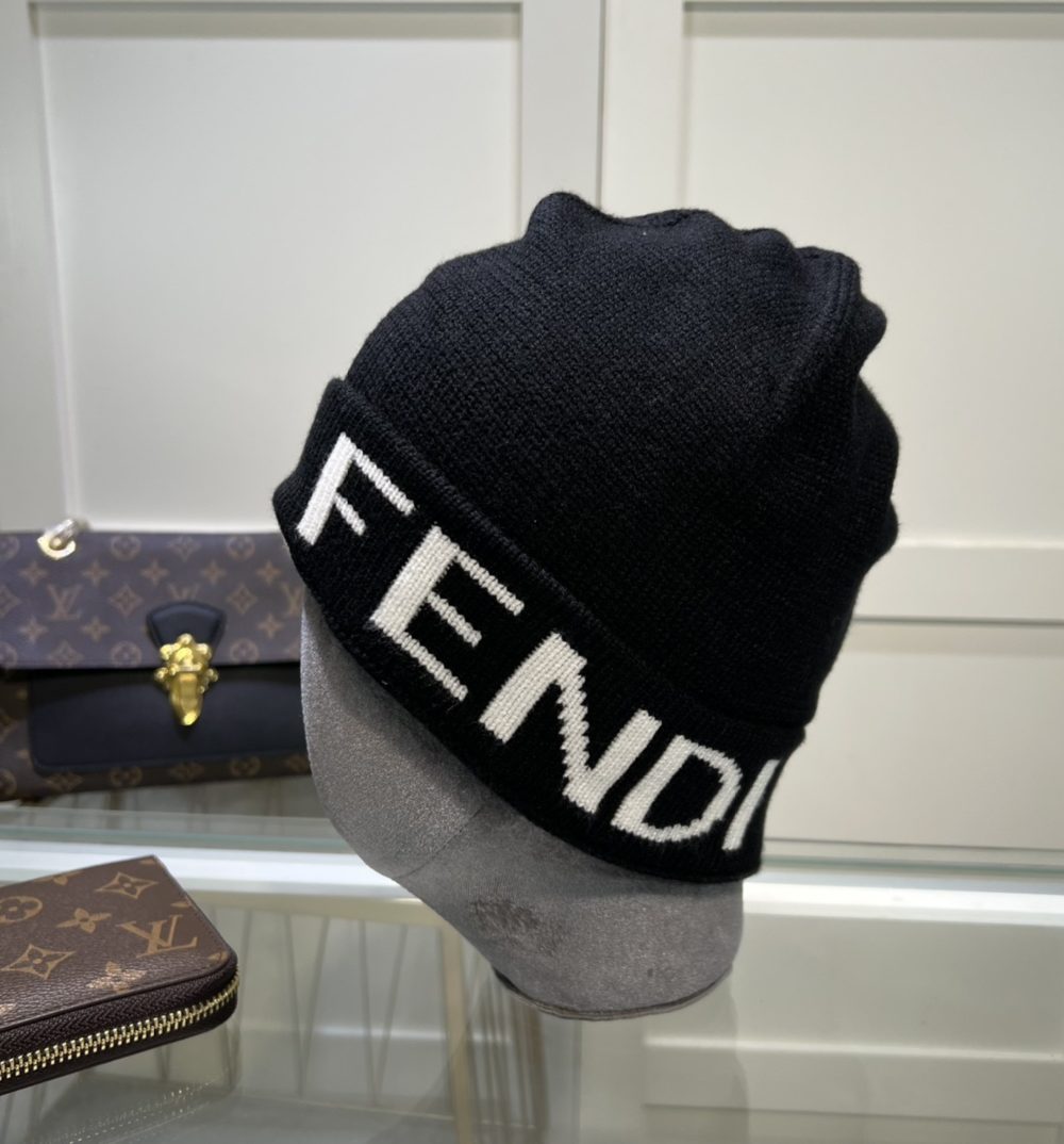 Fendi Beanie In Black