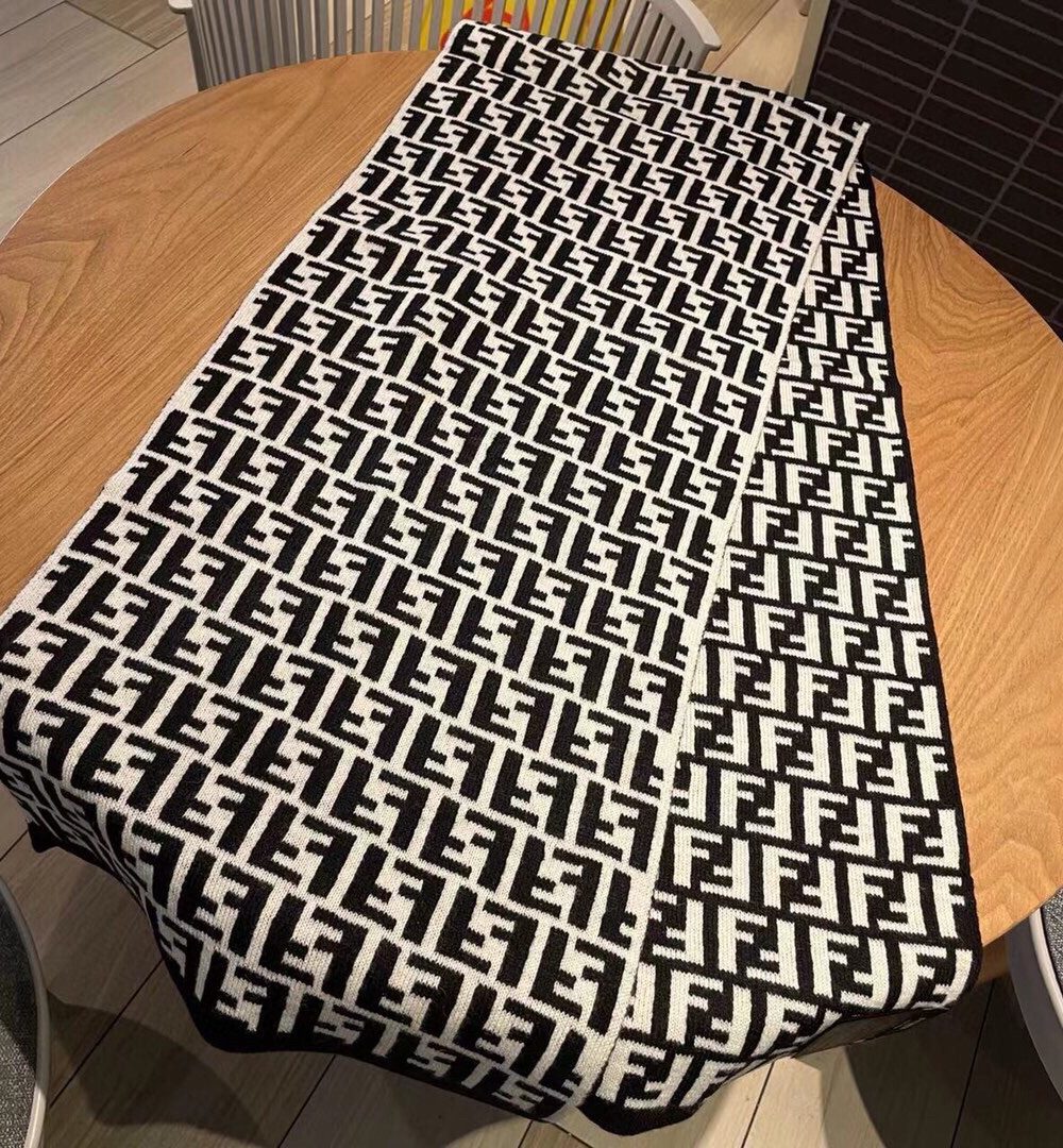 Fendi Black Wool And Silk Scarf 180cm/71in FXS424A3Q1F0QA1