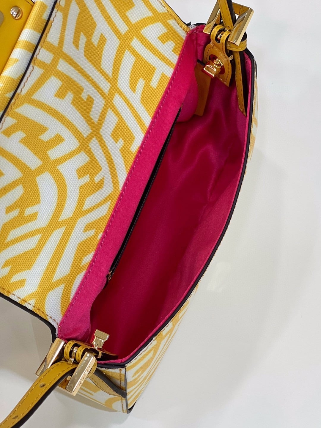 1:1 Replica Fendi Mini Baguatte 1997 Yellow Glazed Bag For Woman 19.5cm/7.5in - Image 3