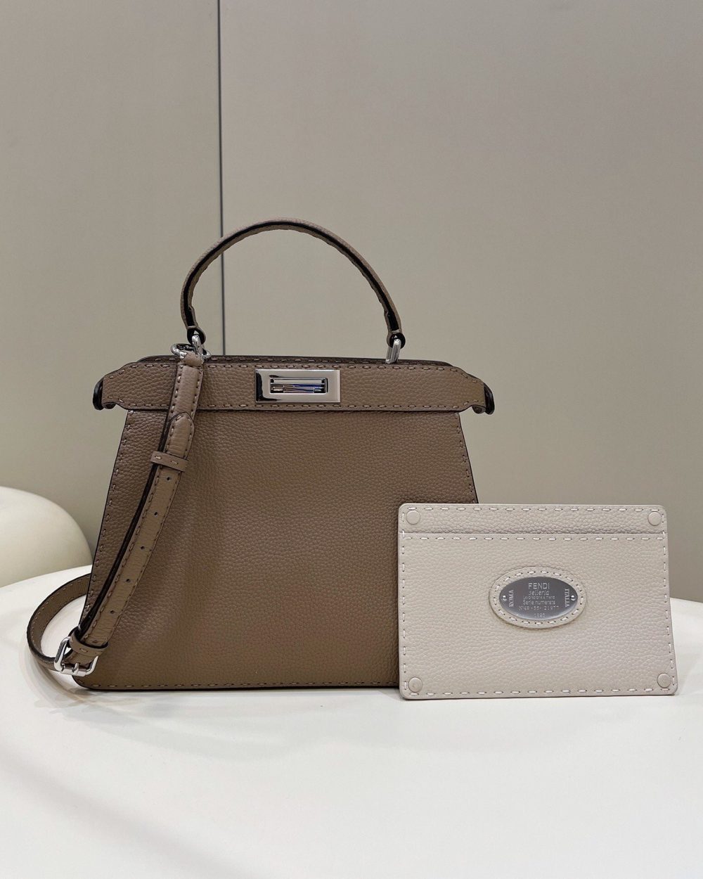 1:1 Replica Fendi Peekaboo ISeeU Medium Brown For Women, Women's Handbags, Shoulder Bags 13.1in/33.5cm FF