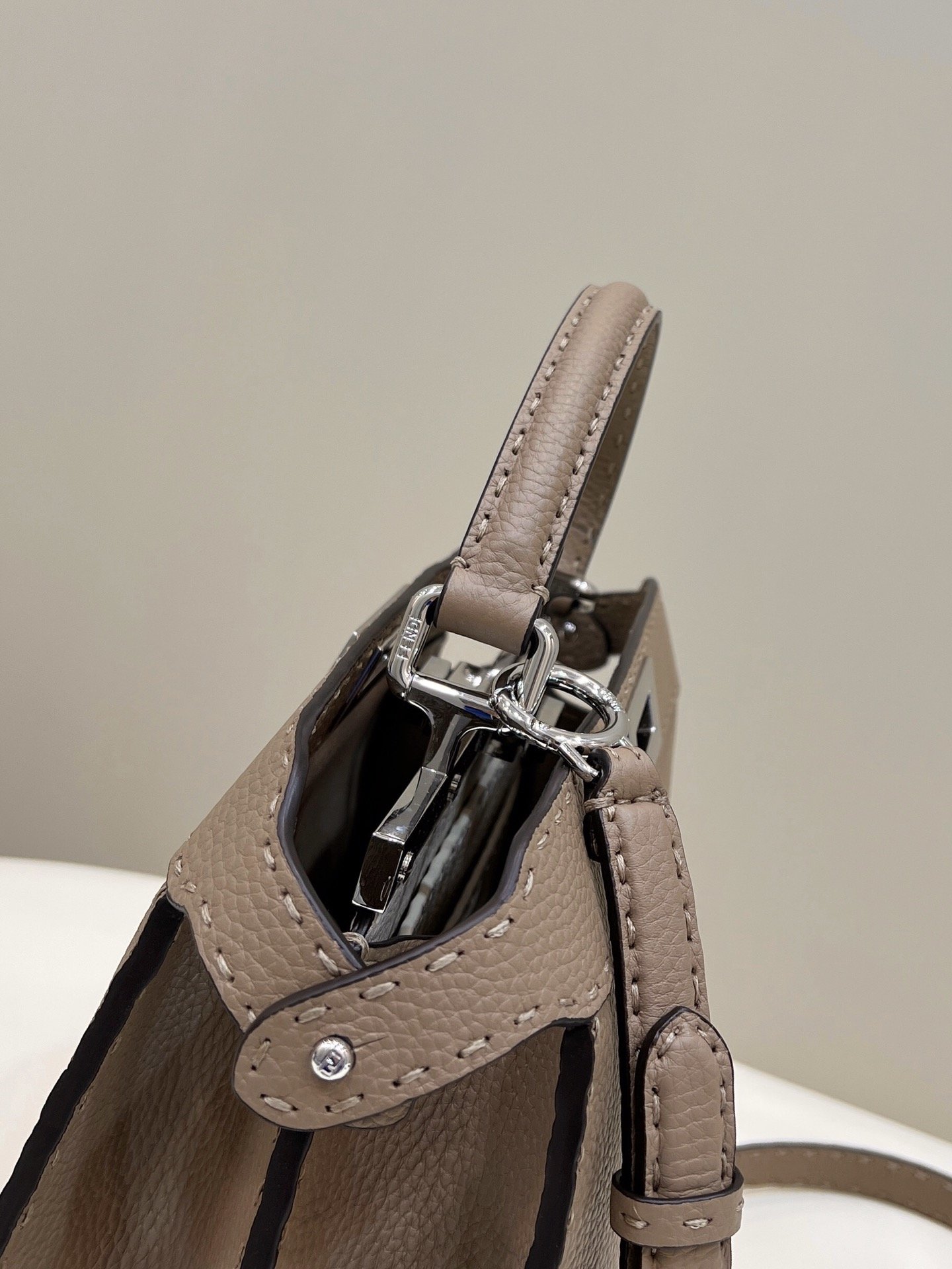 1:1 Replica Fendi Peekaboo ISeeU Medium Brown For Women, Women's Handbags, Shoulder Bags 13.1in/33.5cm FF - Image 6