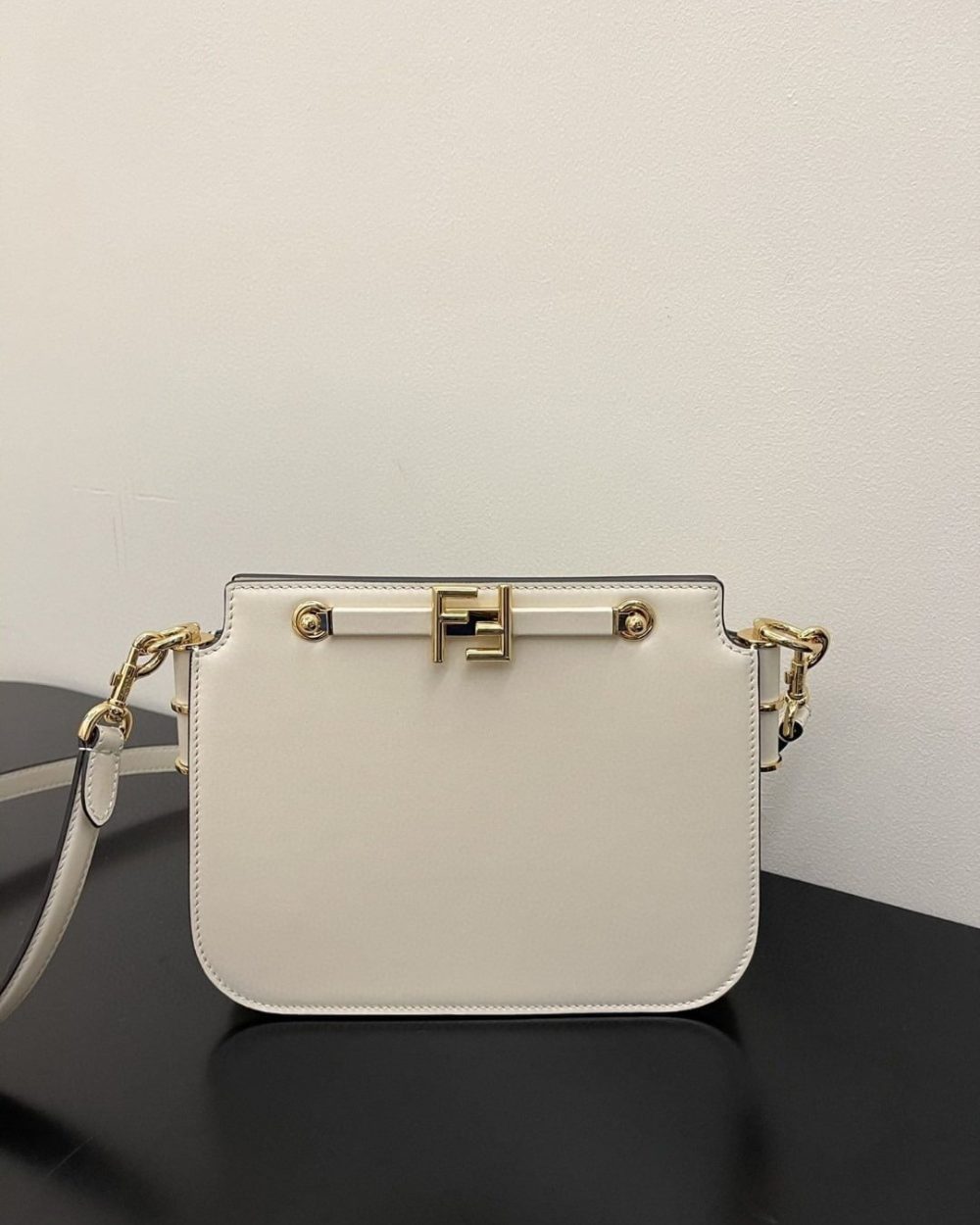 1:1 Replica Fendi Touch White Bag For Woman 19cm/7.5in