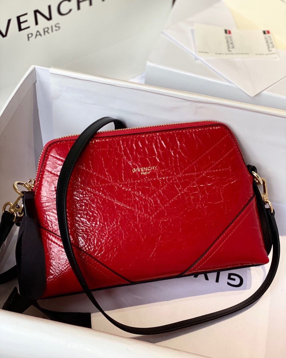 Givenchy Messenger Bag Red For Women, Women's Handbags, Shoulder And Crossbody Bags 9.8in/25cm GVC