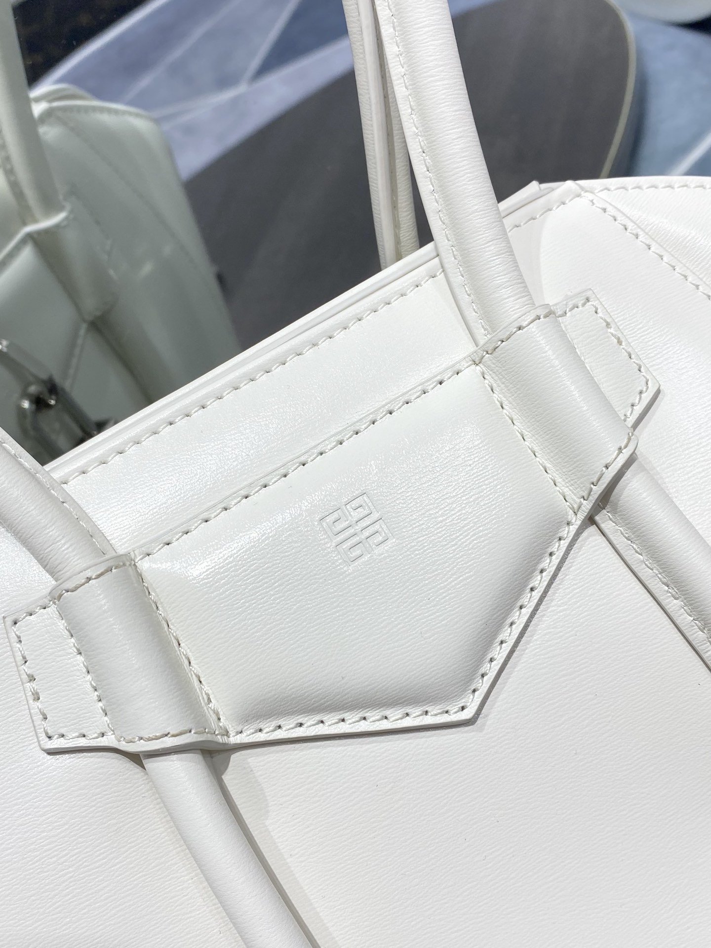 Givenchy Mini Antigona Lock Bag Ivory For Women, Women's Handbags, Shoulder Bags 8.7in/22cm GVC BB50J0B16S-105 - Image 10