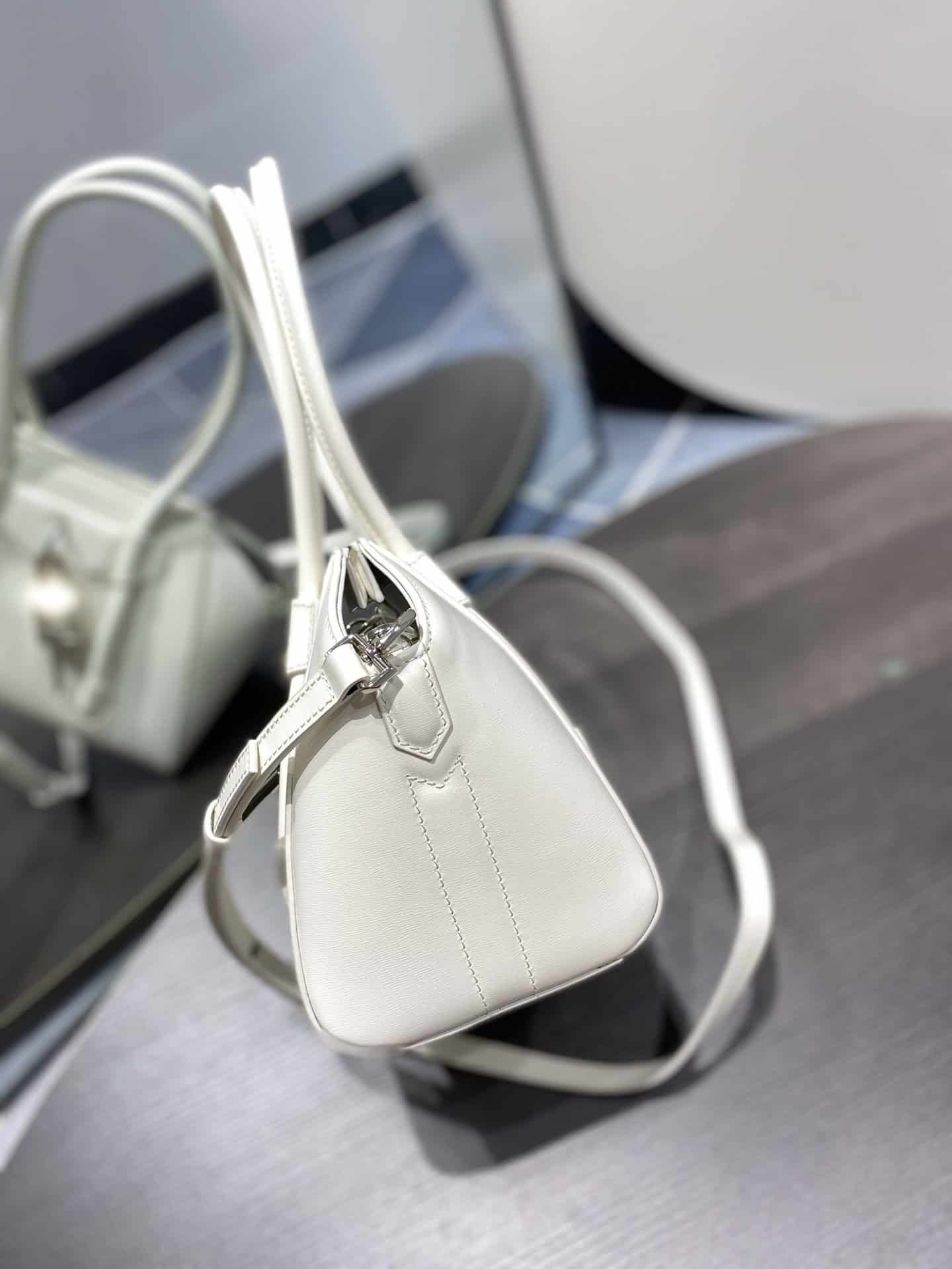 Givenchy Mini Antigona Lock Bag Ivory For Women, Women's Handbags, Shoulder Bags 8.7in/22cm GVC BB50J0B16S-105 - Image 4