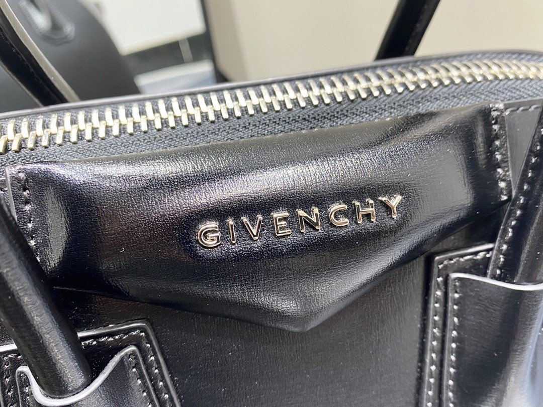 Givenchy Mini Antigona Sport Bag Black For Women, Women's Handbags, Shoulder Bags 8.7in/22cm GVC BB50P6B1A4-001 - Image 2