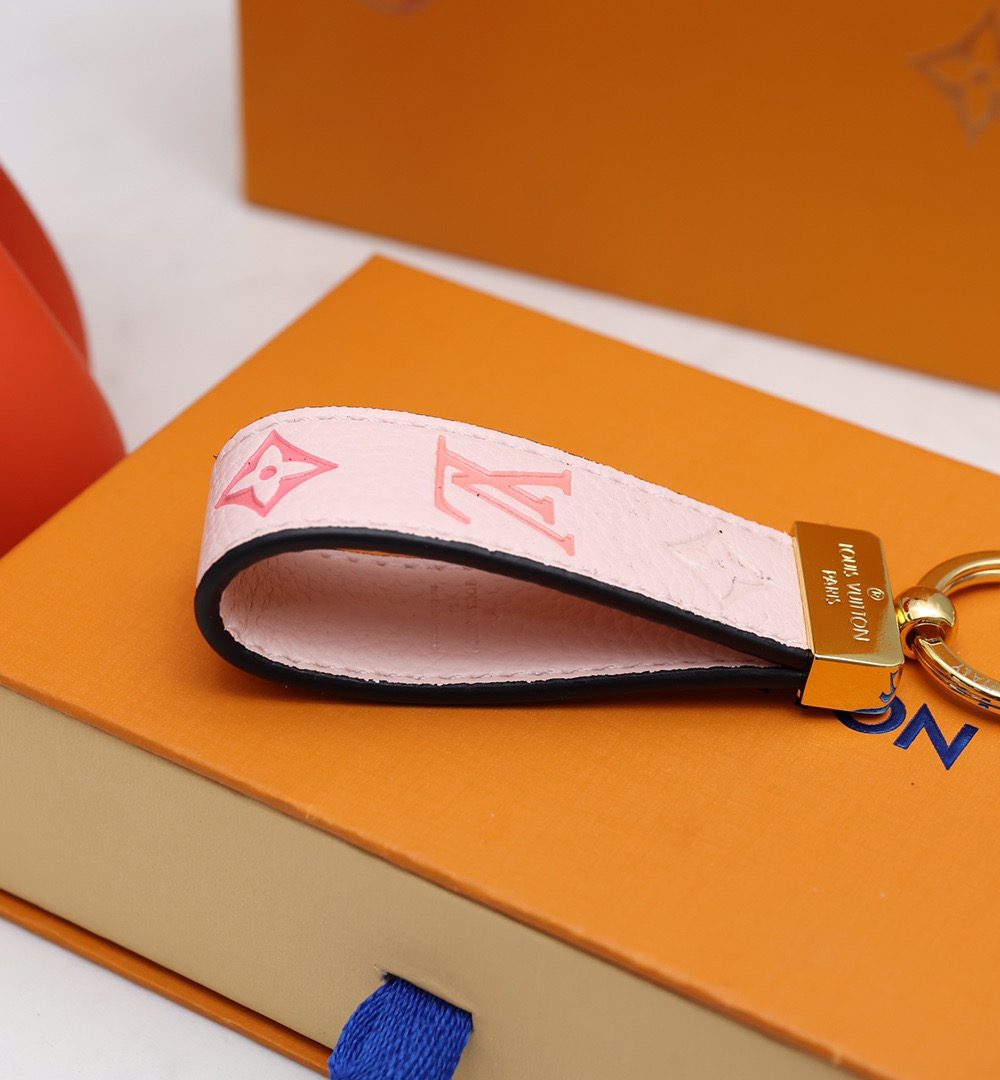 GJ08 – Key holder and bag charm