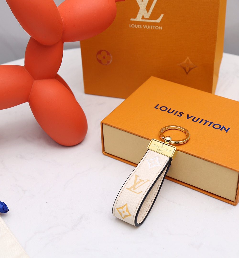 GJ08 – Key holder and bag charm