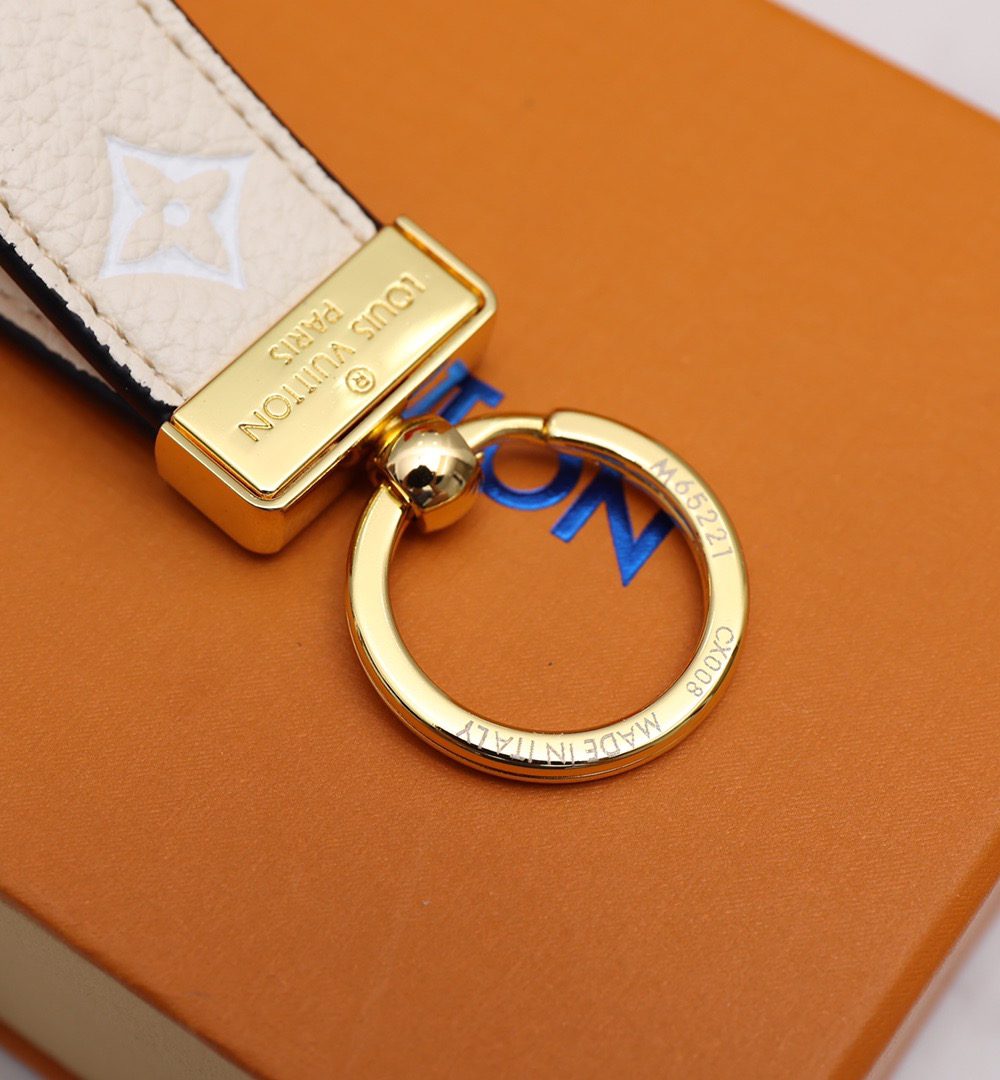 GJ08 – Key holder and bag charm