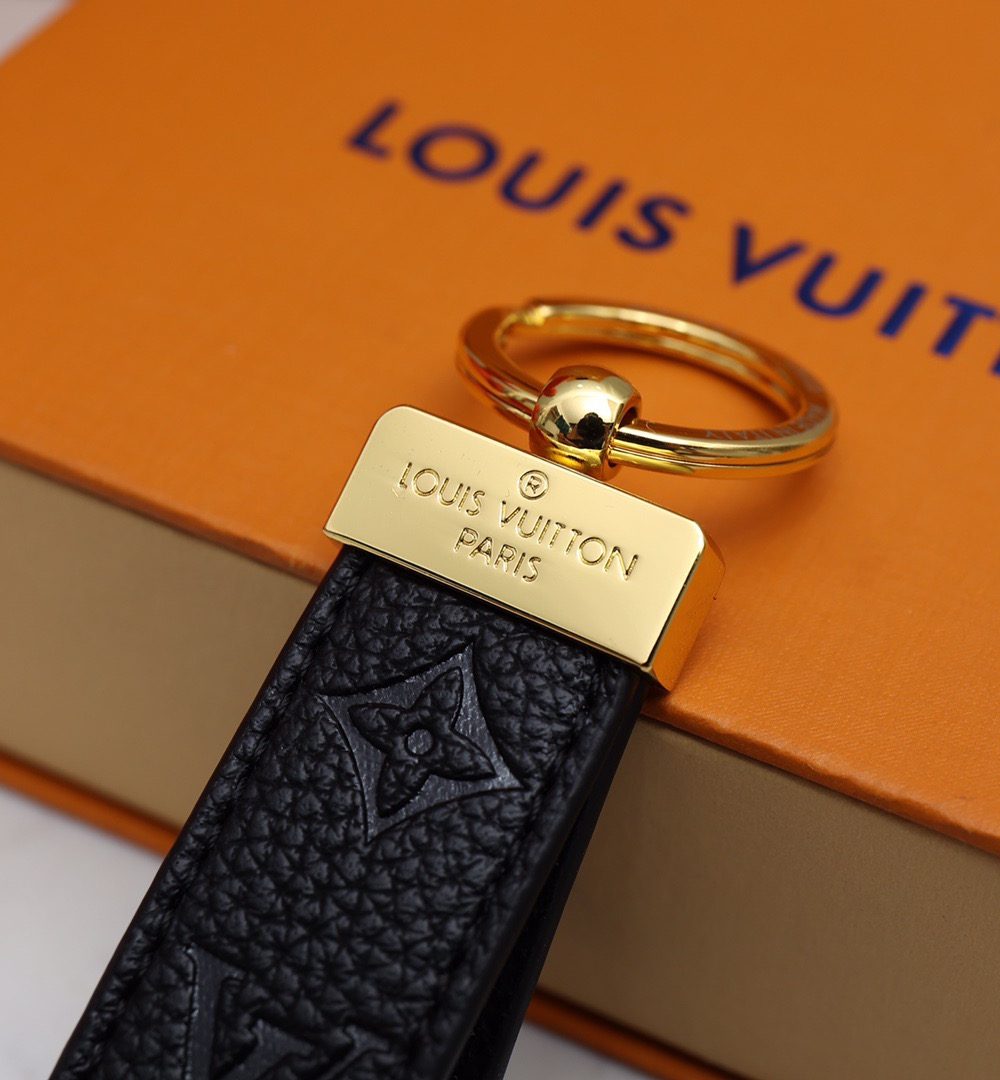 GJ08 – Key holder and bag charm