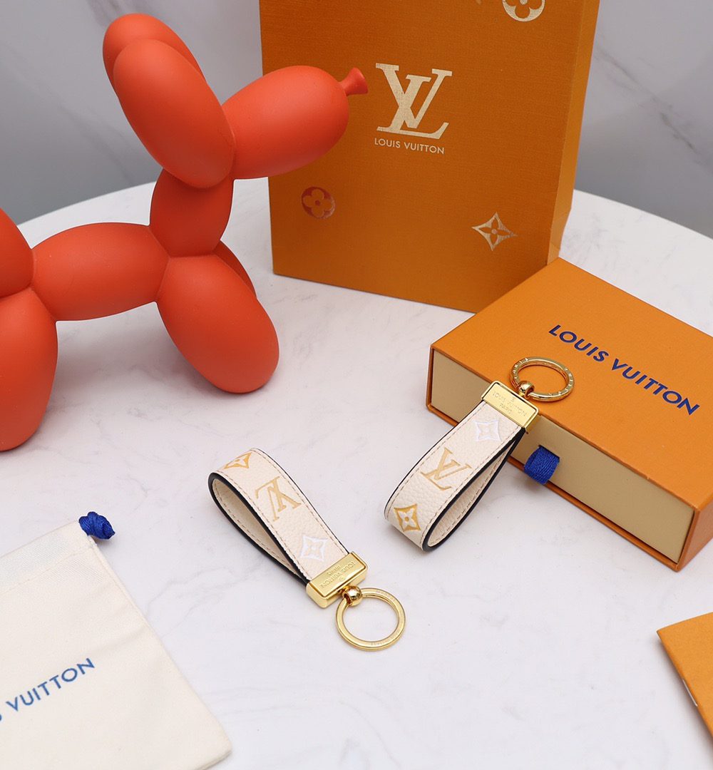 GJ08 – Key holder and bag charm